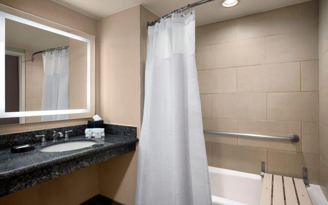 Crowne Plaza Los Angeles Harbor Hotel by IHG
