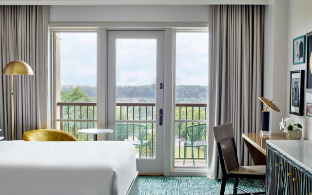 Renaissance Shoals Resort and Spa