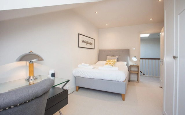 Luxury 3 Bedroom Home by South Kensington