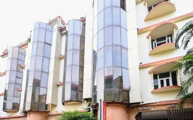 Oyo Flagship 806008 Hotel New Athiti Nivas