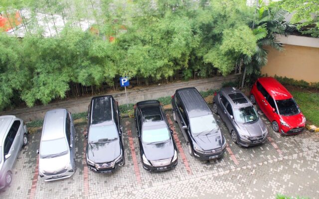 Cozy Stay Studio Apartment (No Kitchen) At Metropark Condominium Jababeka