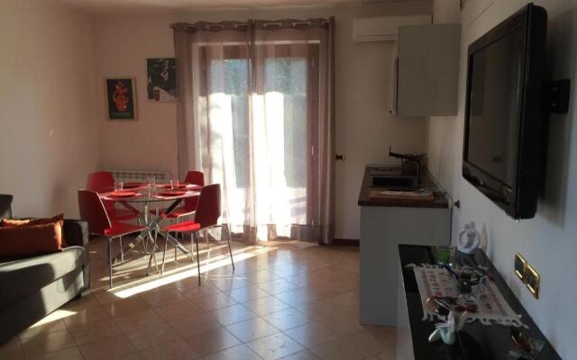 Etna, mare e verde (double room in villa)