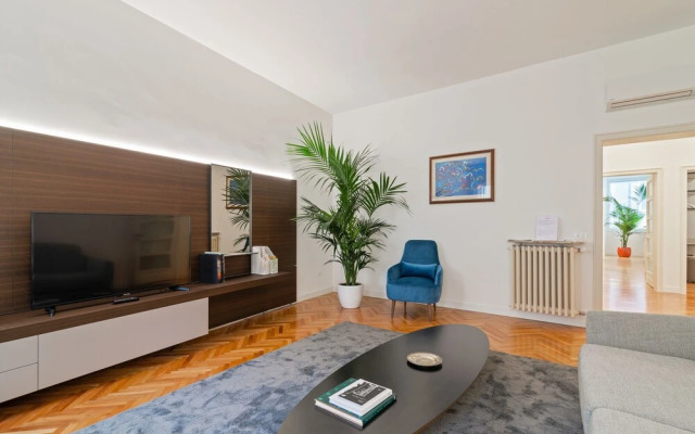 San Fermo Luxury Apartment