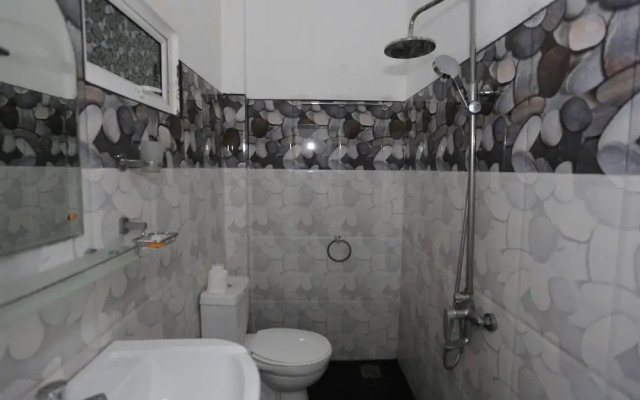 Araliya White House