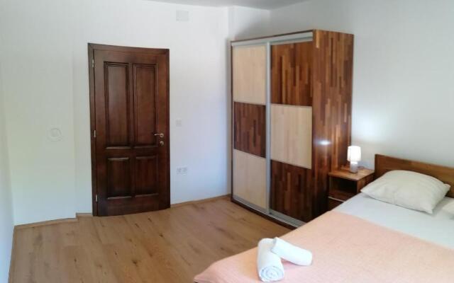 APARTMENT "B" 50 m from the beach