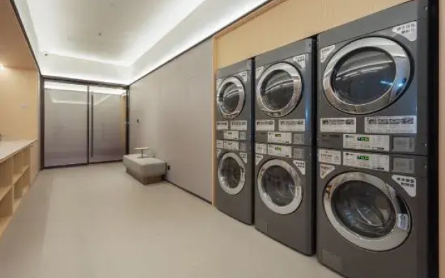 JI Hotel (Ningbo Dongbu Xincheng Banji Baihuo)