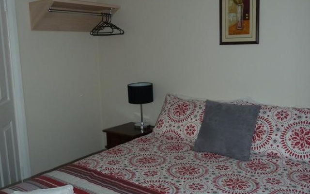 Lilacs Waterfront Villas and Cottages – Guest Rooms – Albany
