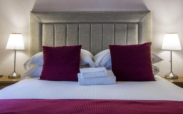 The Knight Residence Apartments by Mansley