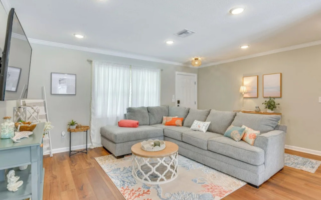 2 Mi to Shore: Modern Retreat in Fort Walton Beach