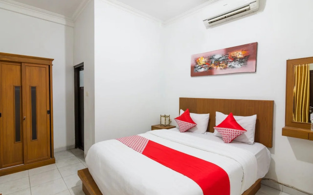OYO 1242 Penginapan Rb Syariah
