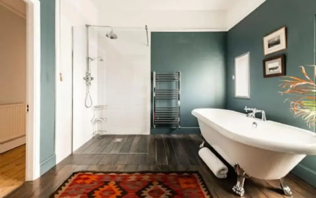 Host Stay Wellington House