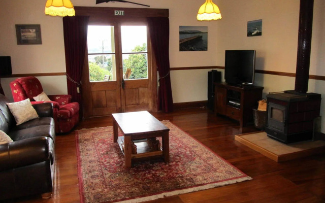 Nikau Lodge