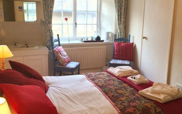 The Ilchester Arms Hotel