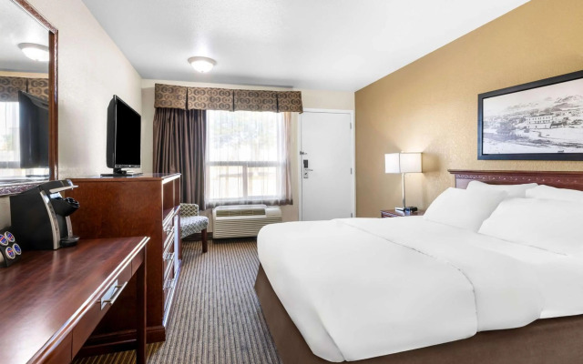 SureStay Plus Hotel by Best Western Drumheller