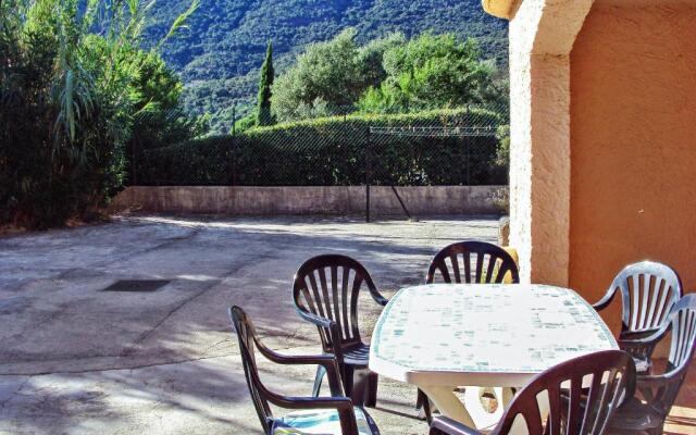 Apartment With 2 Bedrooms in Cavalaire-sur-mer, With Enclosed Garden -