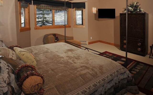 Meadow Brook Chalet