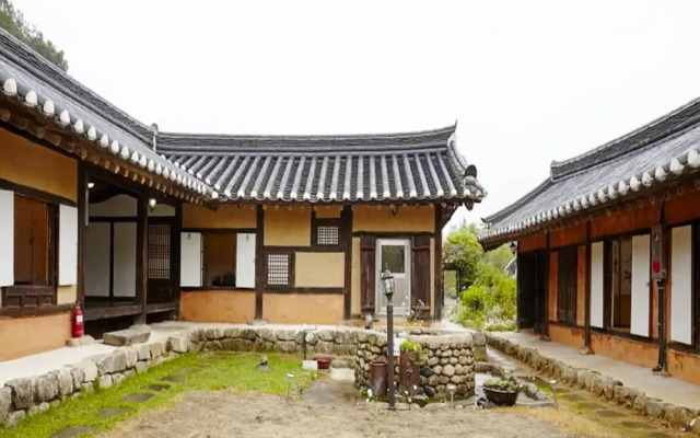 Chungju Wildflowers and Gotaengnadeuri