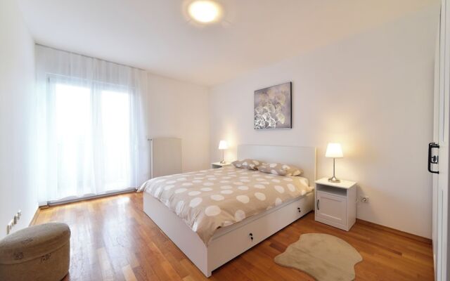 LXXVII Apartment
