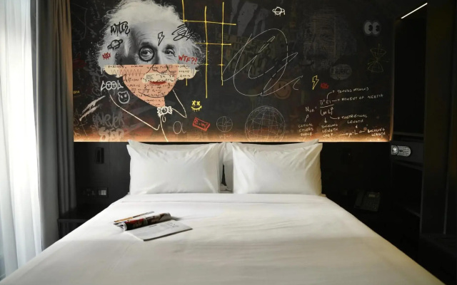 So City Hotel