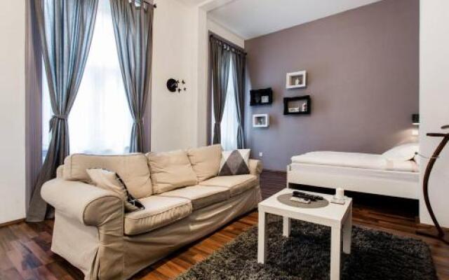 Orsi's sweet & lovely home