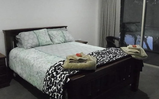 Curdievale Riverfront Lodge