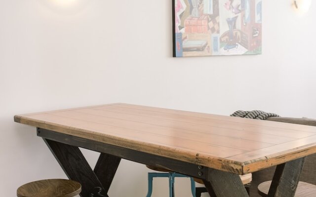 TOWNY - Penthouse with Carpark - 2 Bedrooms