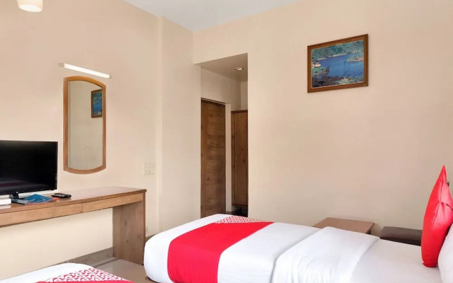 OYO 12020 Hotel Ratna Regency