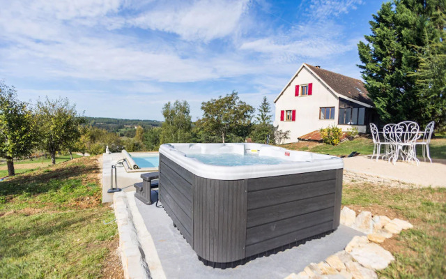 Cozy apartment in Thédirac with a shared swimming pool