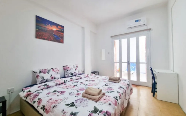 CityCenter Rooms Next to the Beach