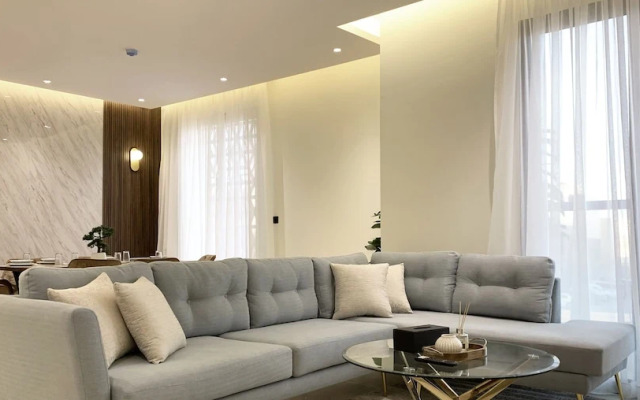 Tawun A1-8 Royal touch Balcony GZ41