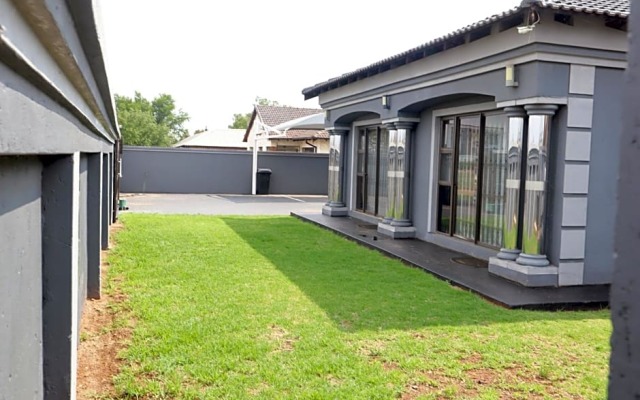 KwaZikode Bed & Breakfast