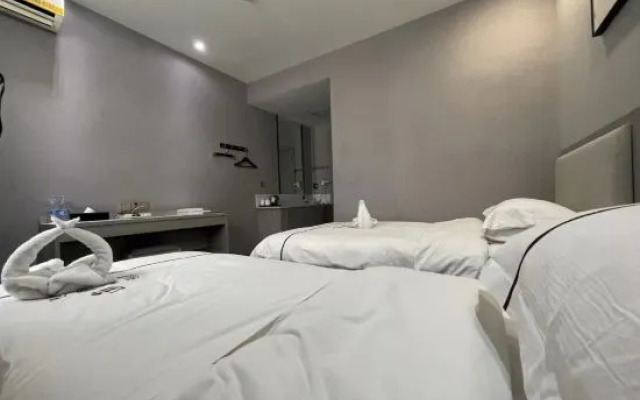 Hongxin Business Hotel