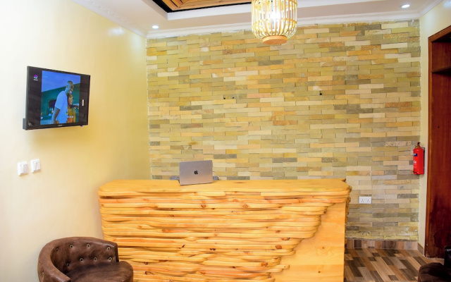 Rond Point Gorilla Boutique - Kinigi