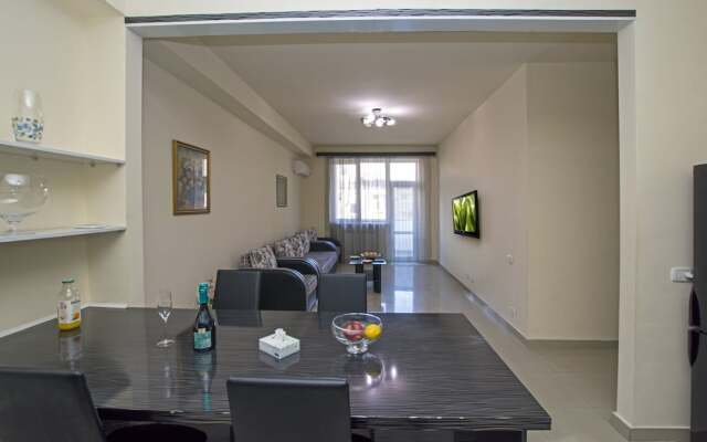 FlatsInYerevan - Apartments by Republic Square