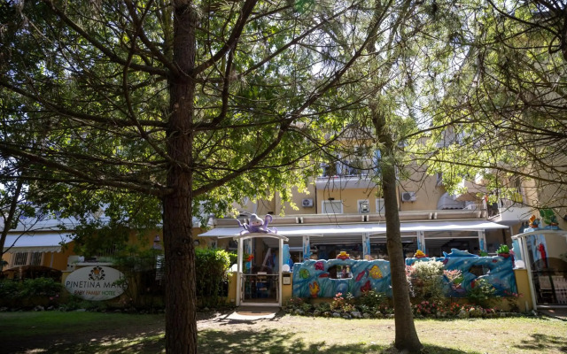 Family Hotel Pinetina Mare