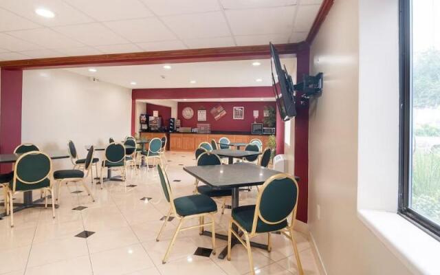 OYO Townhouse Houston Airport North