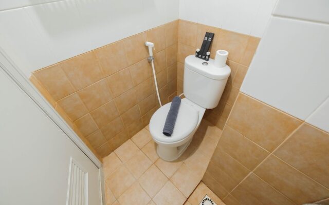 Modern Studio Apartment 27th on Top of Green Pramuka Mall