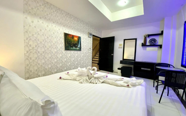 Long Beach Hotel Patong