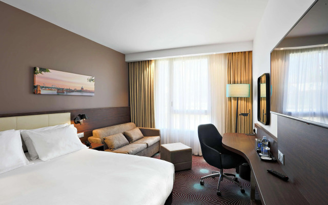 Hampton by Hilton Toulouse Airport