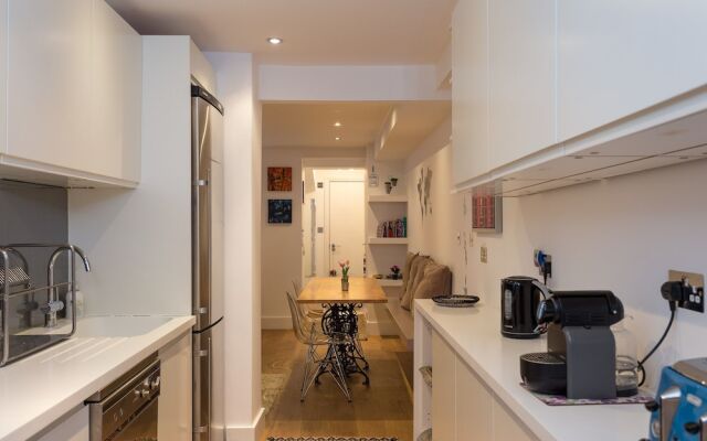 Kensington 2 Bedroom Flat With Patio