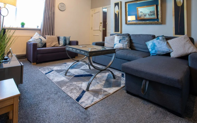 Old Barrington Arms Apartments