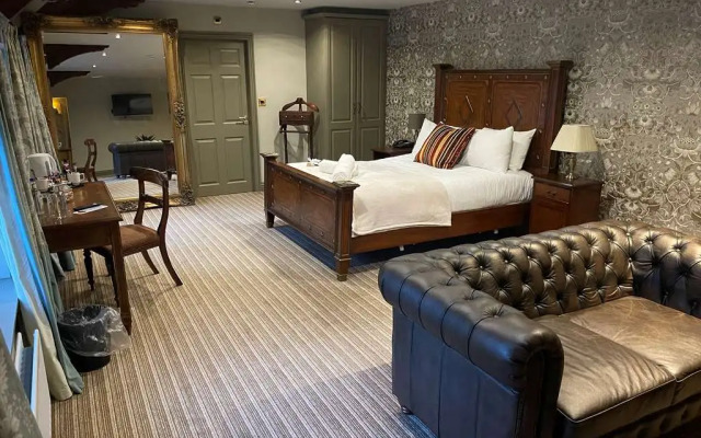 The George Hotel
