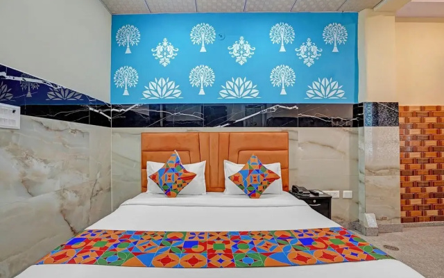 Fabhotel Royal Plaza 62