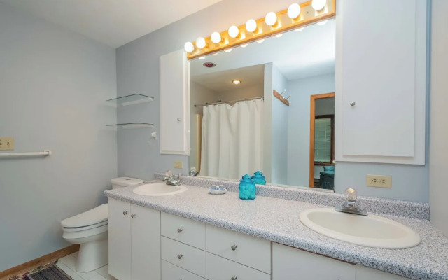 Just Around the Dilly