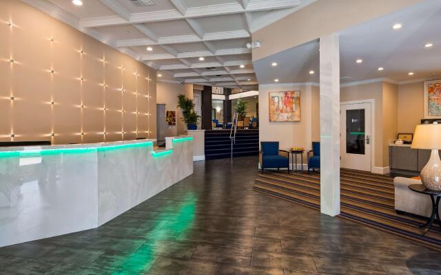 Best Western Plus Palm Court Hotel