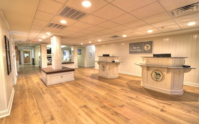 Lodge at Five Oaks Pigeon Forge - Sevierville