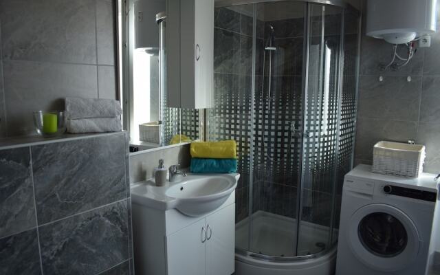 Optimist Makarska Town Center