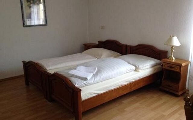 City Hotel-Garni