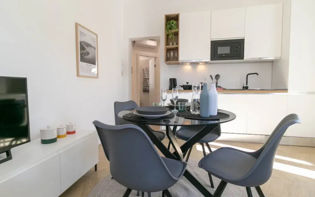 Lake River Apartment