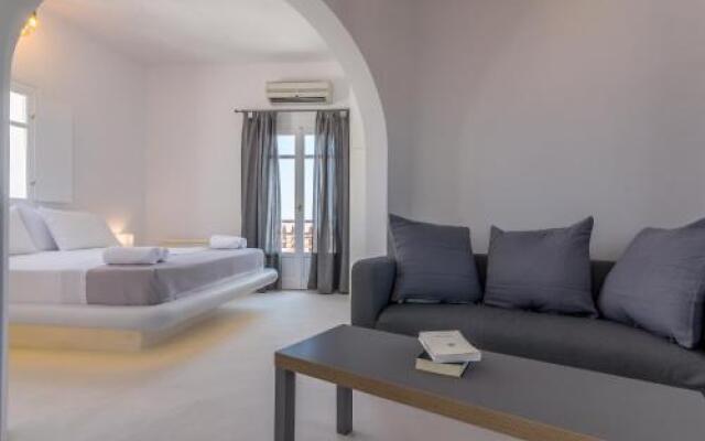 Plaka Suites